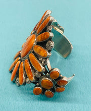 Load image into Gallery viewer, Spiney Oyster and Silver Bracelet
