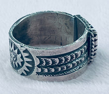 Load image into Gallery viewer, Silver and Turquoise Ring
