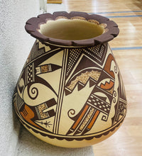 Load image into Gallery viewer, Hopi Cylinder Jar
