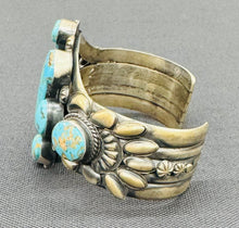 Load image into Gallery viewer, Turquoise and Silver Cluster Bracelet
