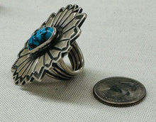 Load image into Gallery viewer, Turquoise and Silver Ring
