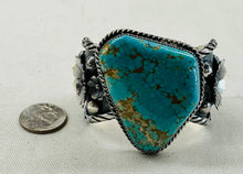 Load image into Gallery viewer, Turquoise Stone and Silver Flowers Bracelet
