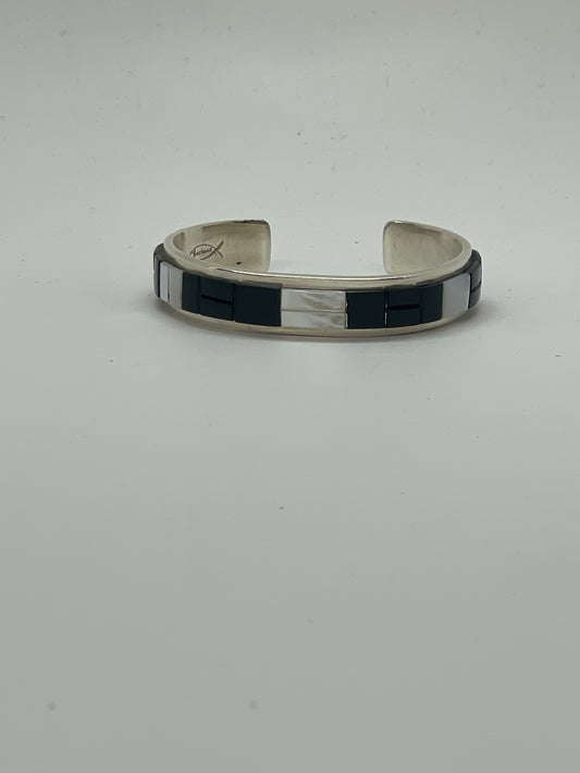 Onyx and white shell bracelet